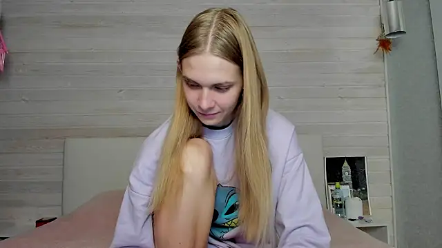 molly hunt  online show from October 16, 3:18 am