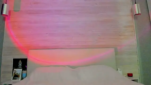 molly hunt  online show from March 3, 3:56 am