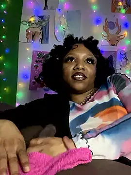 Snapshot of Kayyummy98 chatting on December 7, 7:38 am Kayyummy98 online show from December 7, 7:38 am