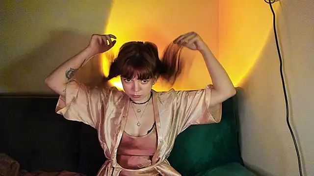 ClancyMorissey online show from December 18, 1:26 am