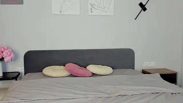 miss emily  online show from March 4, 1:11 am