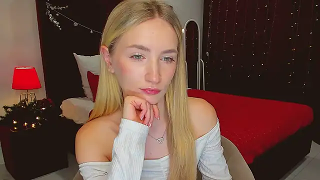 Snapshot of bella__rose chatting on December 13, 9:13 am bella rose online show from December 13, 9:13 am