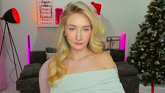 Snapshot of bella__rose chatting on December 16, 1:11 pm bella rose online show from December 16, 1:11 pm