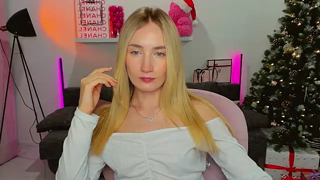 Snapshot of bella__rose chatting on December 22, 12:27 pm bella rose online show from December 22, 12:27 pm