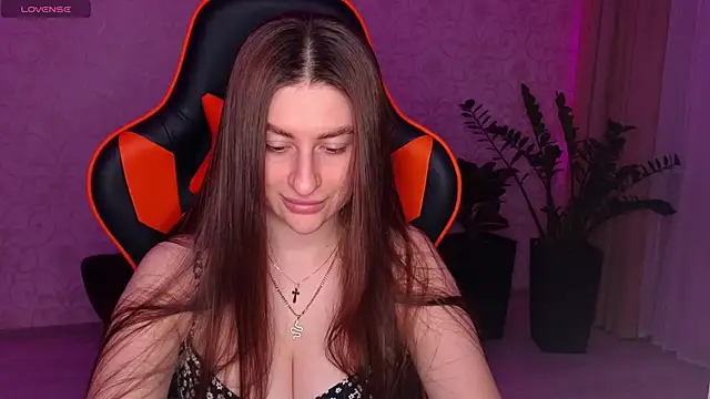 Snapshot of Elishka_ chatting on September 21, 8:43 pm Elishka  online show from September 21, 8:43 pm