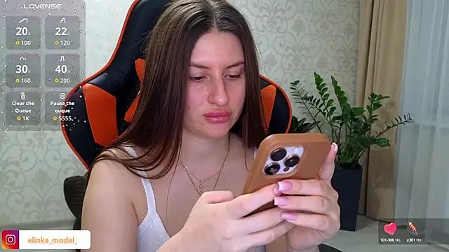 Snapshot of Elishka_ chatting on October 2, 7:21 pm Elishka  online show from October 2, 7:21 pm