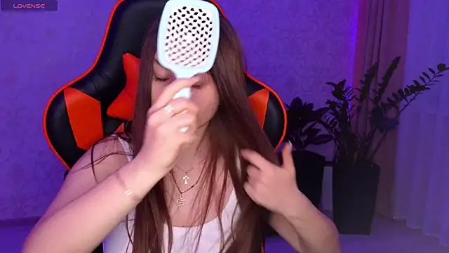 Snapshot of Elishka_ chatting on October 20, 8:09 pm Elishka  online show from October 20, 8:09 pm