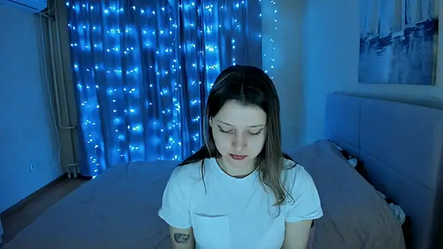 Snapshot of SoniNesti chatting on December 24, 1:28 pm SoniNesti online show from December 24, 1:28 pm