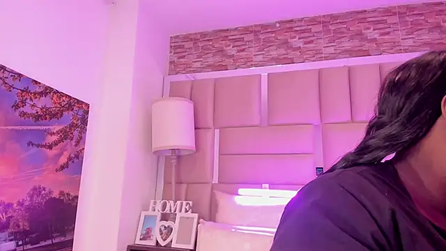 ShaniaBrownn online show from February 11, 7:41 pm