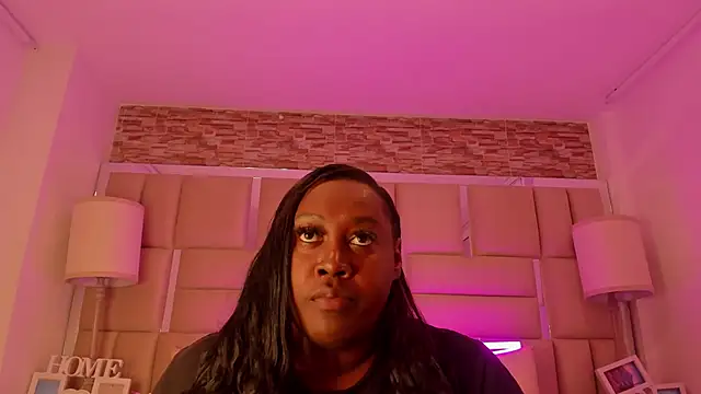ShaniaBrownn online show from February 23, 7:44 pm