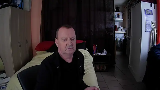 passifsoumis1963 online show from November 14, 10:25 am