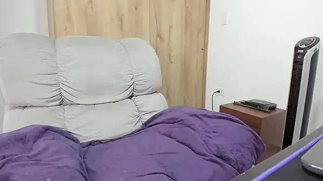 xspecialoomx online show from April 4, 8:50 pm