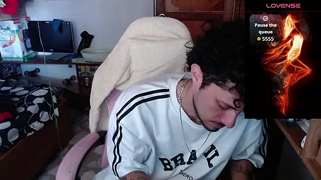 Snapshot of Apolo_S chatting on March 19, 1:37 pm Apolo S online show from March 19, 1:37 pm