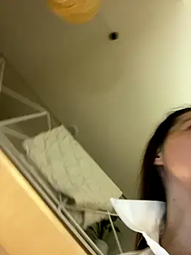 Nicole-Ray online show from September 18, 9:50 pm