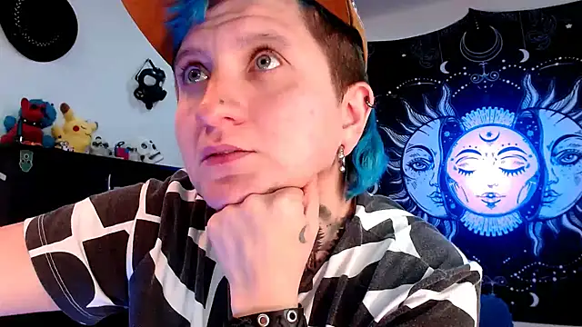 Marieblueeyes online show from February 3, 1:52 am