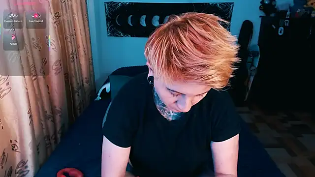 Marieblueeyes online show from November 5, 9:48 pm