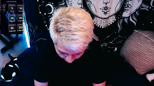 Marieblueeyes online show from May 19, 11:38 am