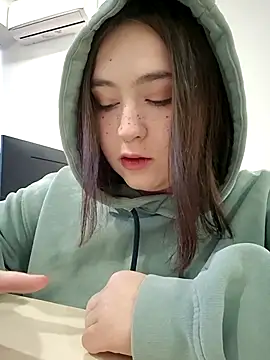 Yammy Yumi online show from November 4, 4:11 am