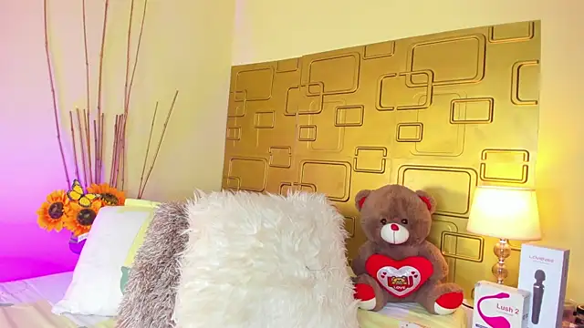 Julia Haye online show from March 8, 11:05 am