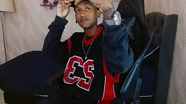 Snapshot of ManSant chatting on September 18, 3:36 pm ManSant online show from September 18, 3:36 pm