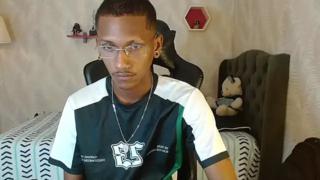 Snapshot of ManSant chatting on October 4, 3:54 pm ManSant online show from October 4, 3:54 pm