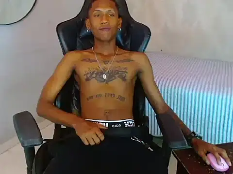 Snapshot of ManSant chatting on October 24, 4:25 pm ManSant online show from October 24, 4:25 pm