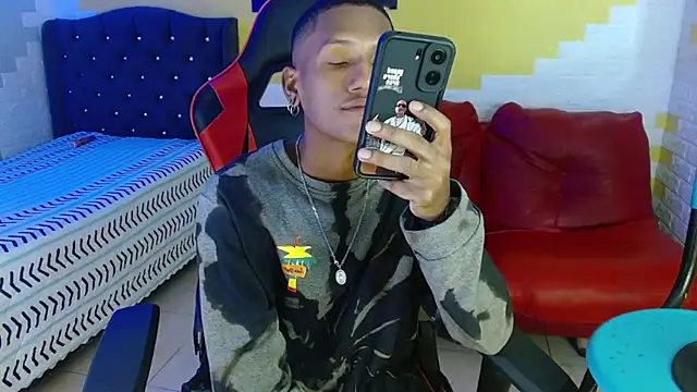 Snapshot of ManSant chatting on October 28, 3:25 pm ManSant online show from October 28, 3:25 pm