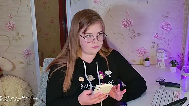 sinnamon  online show from October 19, 12:39 pm