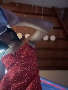 Ashly Miller online show from December 5, 7:54 pm