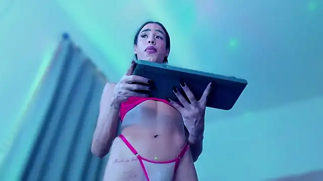 Snapshot of KatalinaMillan chatting on March 1, 5:37 pm KatalinaMillan online show from March 1, 5:37 pm