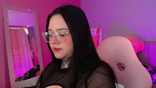 Snapshot of kim_blake chatting on January 17, 12:52 pm kim blake online show from January 17, 12:52 pm