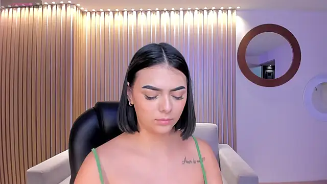 DannaGibbs online show from December 5, 8:33 am