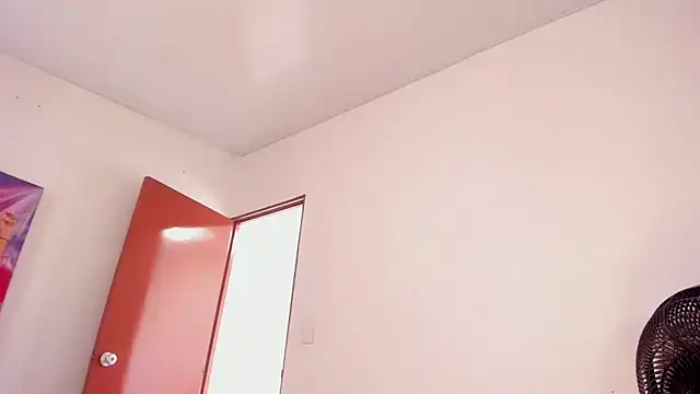 Snapshot of xLatinahotx chatting on December 19, 2:57 pm xLatinahotx online show from December 19, 2:57 pm