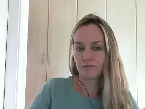 Annylove1 online show from December 27, 2:22 pm
