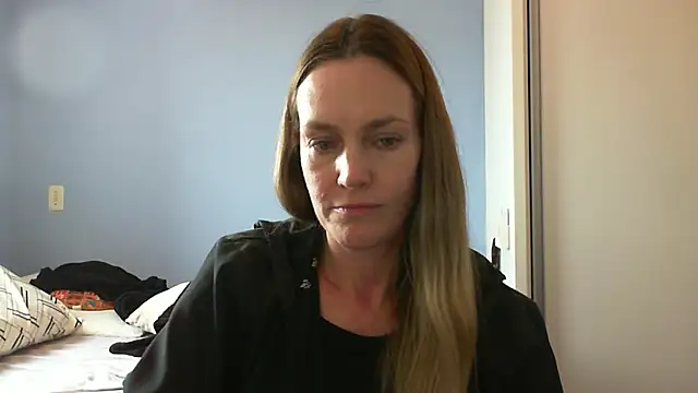 Snapshot of Annylove1 chatting on October 1, 3:40 pm Annylove1 online show from October 1, 3:40 pm