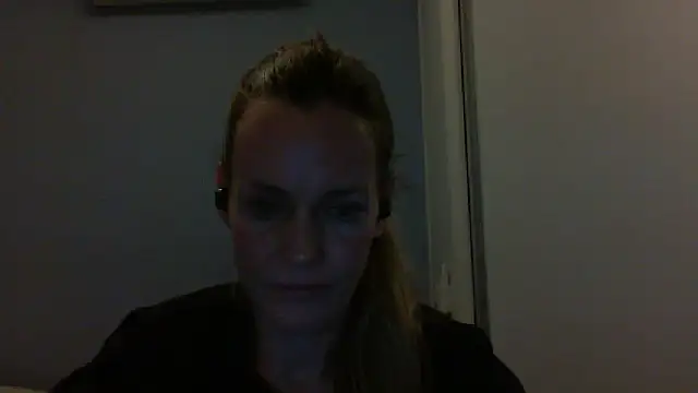 Snapshot of Annylove1 chatting on October 9, 10:52 pm Annylove1 online show from October 9, 10:52 pm