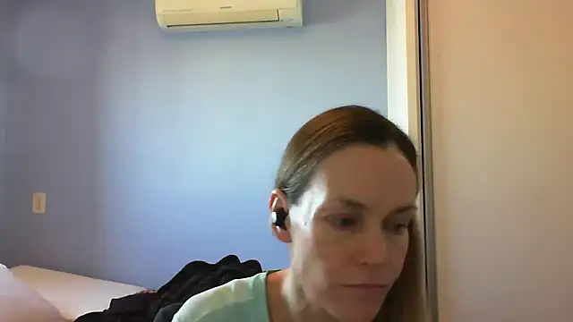 Snapshot of Annylove1 chatting on October 17, 10:40 am Annylove1 online show from October 17, 10:40 am