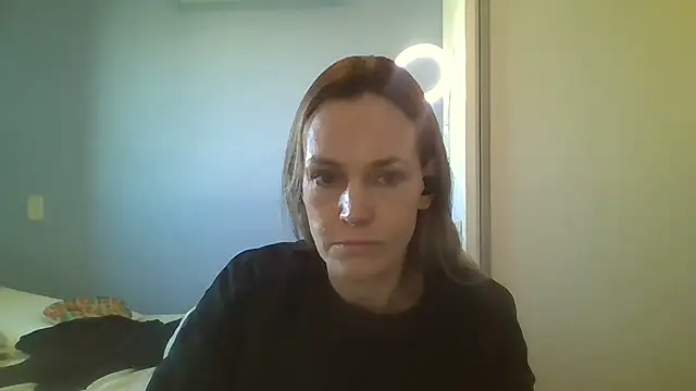 Snapshot of Annylove1 chatting on October 23, 10:47 am Annylove1 online show from October 23, 10:47 am