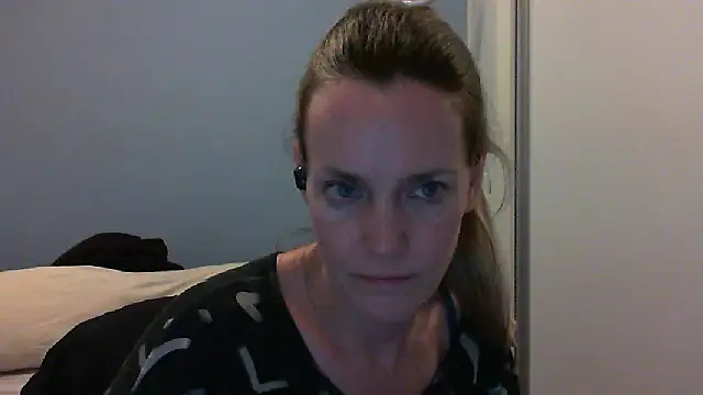 Snapshot of Annylove1 chatting on October 29, 12:24 am Annylove1 online show from October 29, 12:24 am