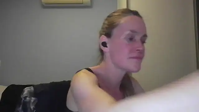 Snapshot of Annylove1 chatting on December 1, 12:15 am Annylove1 online show from December 1, 12:15 am