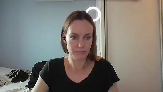 Snapshot of Annylove1 chatting on December 2, 10:42 am Annylove1 online show from December 2, 10:42 am