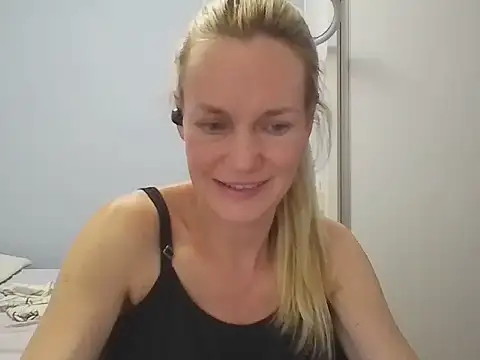 Snapshot of Annylove1 chatting on January 7, 12:13 am Annylove1 online show from January 7, 12:13 am