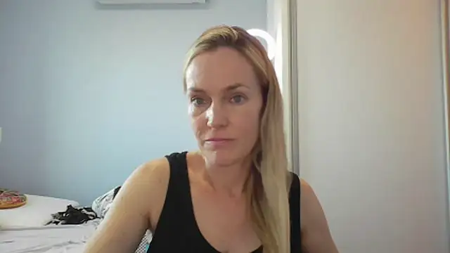 Snapshot of Annylove1 chatting on January 16, 10:52 am Annylove1 online show from January 16, 10:52 am