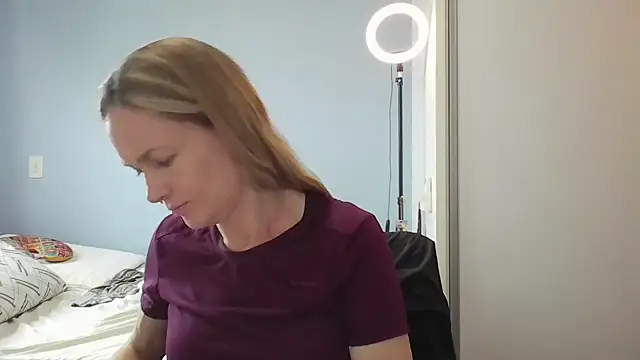 Snapshot of Annylove1 chatting on February 5, 10:53 am Annylove1 online show from February 5, 10:53 am