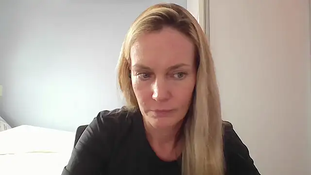 Snapshot of Annylove1 chatting on February 11, 4:56 pm Annylove1 online show from February 11, 4:56 pm