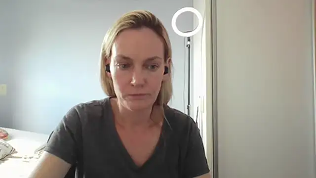 Snapshot of Annylove1 chatting on February 13, 4:47 pm Annylove1 online show from February 13, 4:47 pm