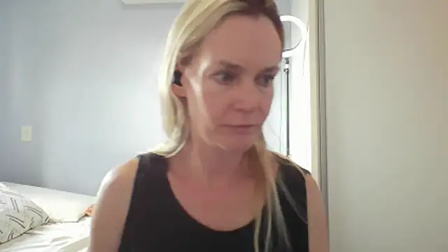 Snapshot of Annylove1 chatting on February 16, 6:59 pm Annylove1 online show from February 16, 6:59 pm