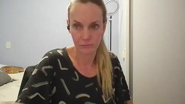 Annylove1 online show from April 3, 12:08 am