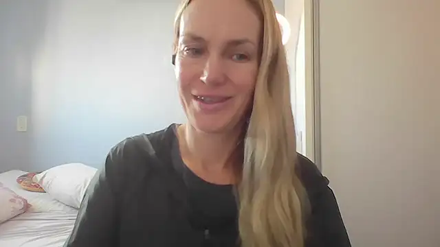 Annylove1 online show from May 5, 12:24 pm