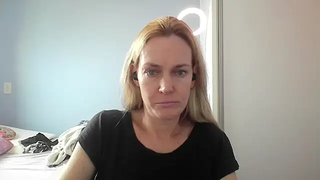 Annylove1 online show from May 8, 12:21 pm